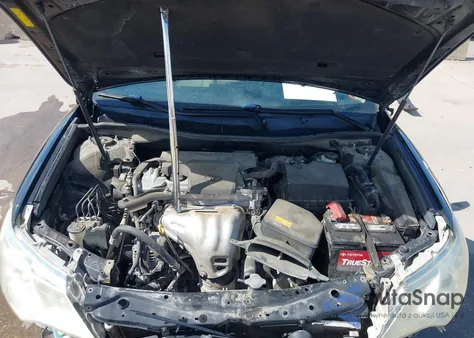 2013 Toyota Camry Xle z USA, uszkodzony, nr VIN 4T4BF1FK0DR282226